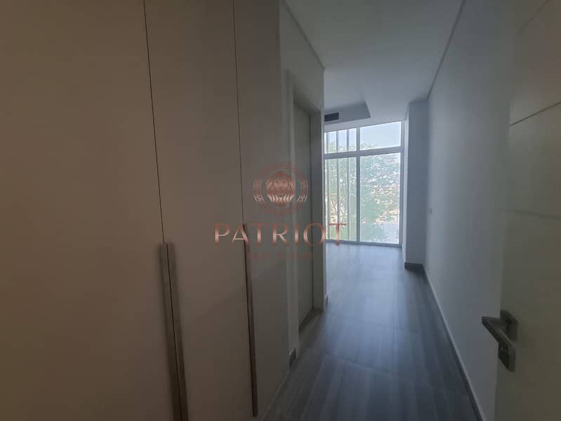 MASTER PIECE OF V2 || CORNER UNIT || SINGLE ROW || CRYSTAL INTERIOR || SPACIOUS || BEST PRICE - Image 17