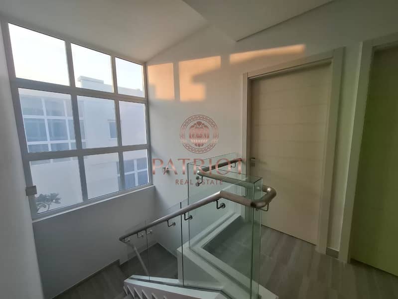 MASTER PIECE OF V2 || CORNER UNIT || SINGLE ROW || CRYSTAL INTERIOR || SPACIOUS || BEST PRICE - Image 25