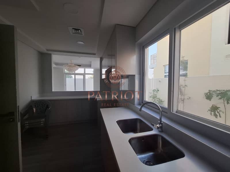 MASTER PIECE OF V2 || CORNER UNIT || SINGLE ROW || CRYSTAL INTERIOR || SPACIOUS || BEST PRICE - Image 26