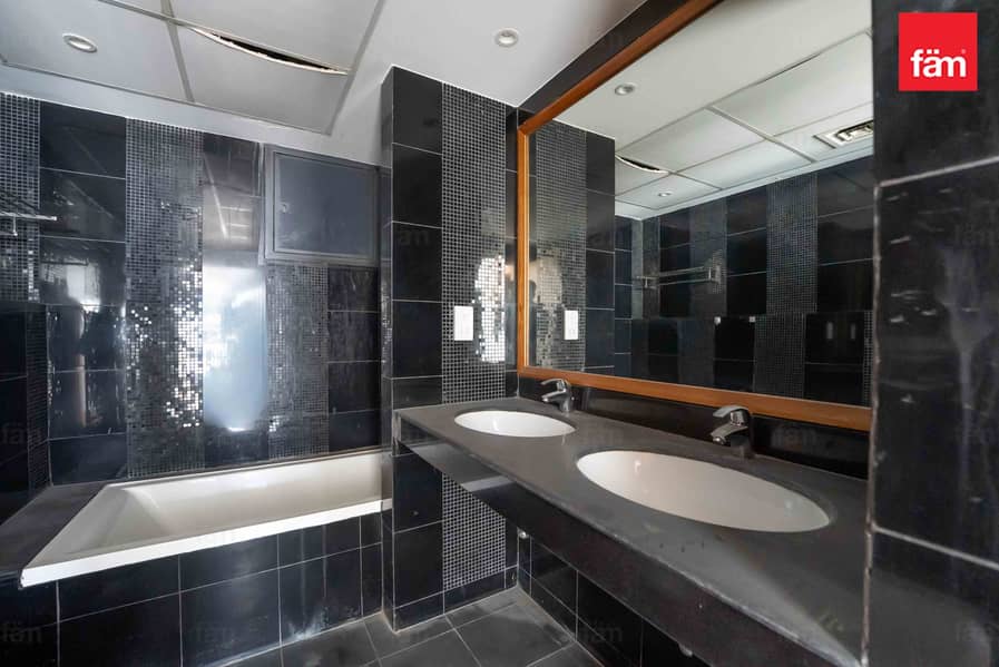 Penthouse | HighFloor Luxury | Spacious View - Image 16