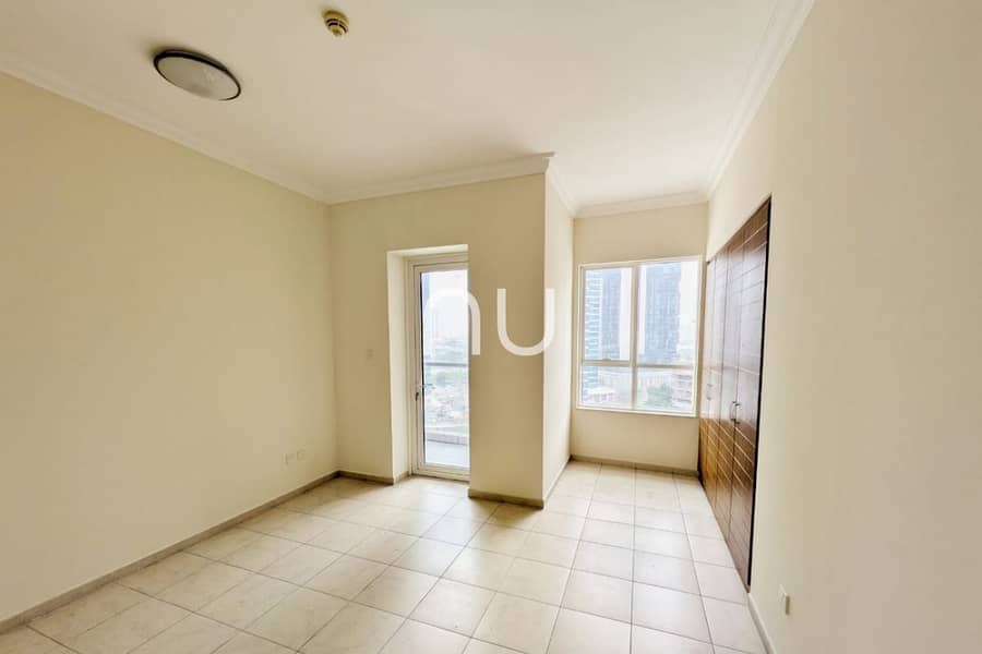 Lake View | Vacant Now | 2 chqs - Image 6