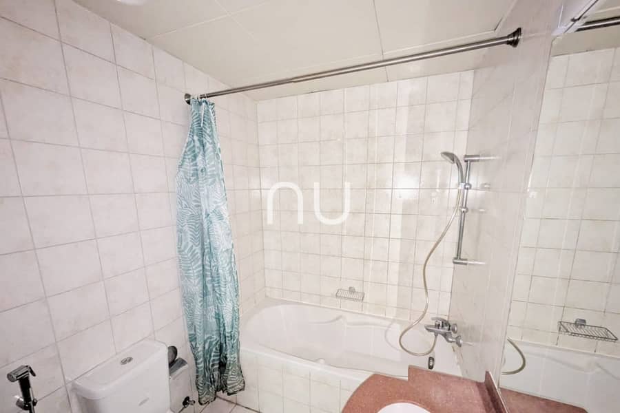 Lake View | Vacant Now | 2 chqs - Image 8