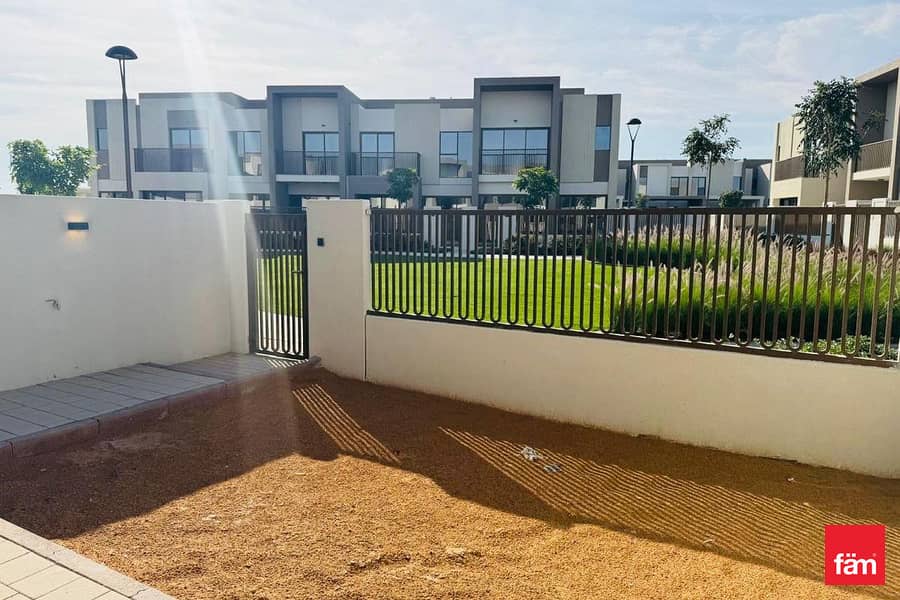 Single Row | Corner | Green Belt |Vacant - Image 35