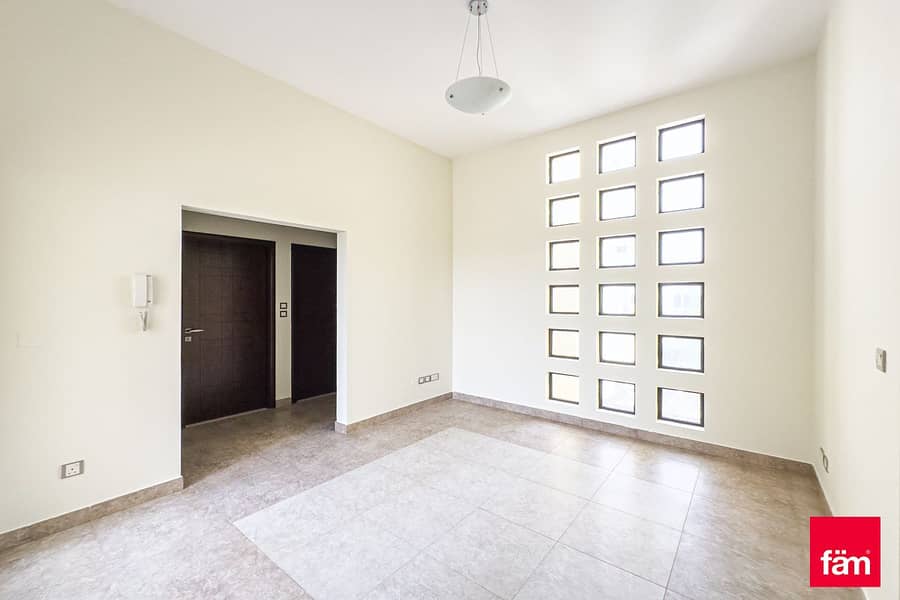 Corner 4 Bedrooms With Maid Room | Vacant