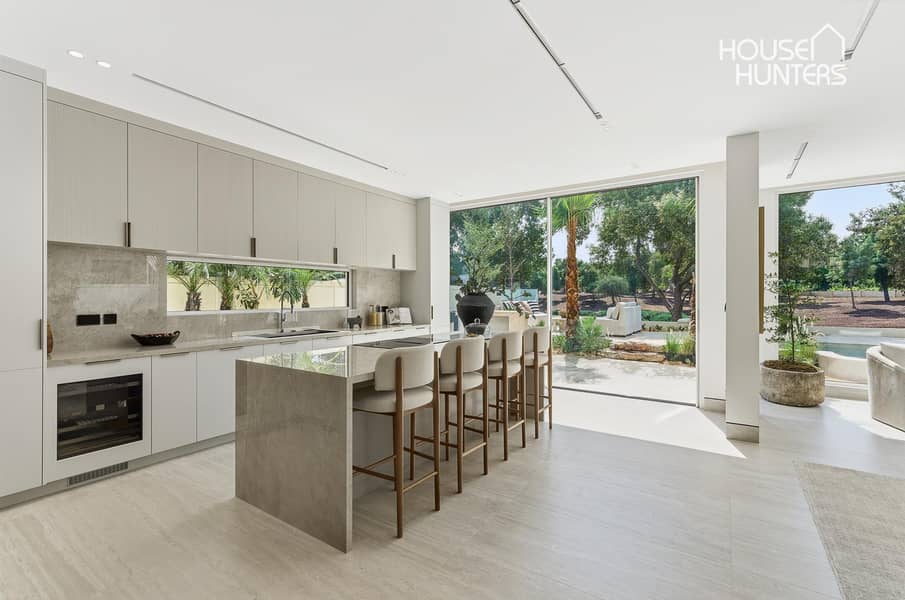 TURN KEY | ON THE GOLF COURSE | 6BEDROOM - Image 6