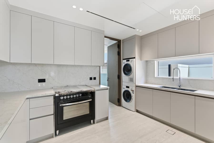 TURN KEY | ON THE GOLF COURSE | 6BEDROOM - Image 7