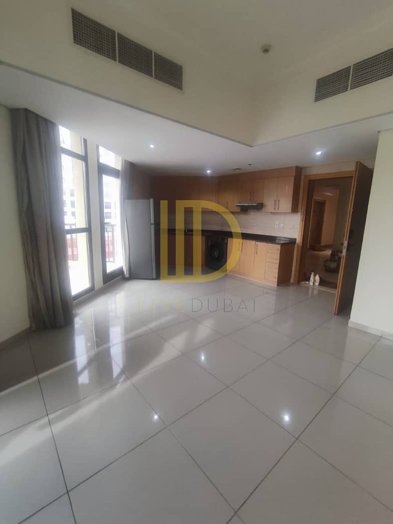 Large Size 2 Bed| Unurnished | Vacant | Parking