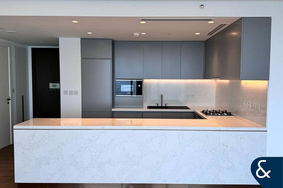 High Floor | Luxury unit | unfurnished - Image 6