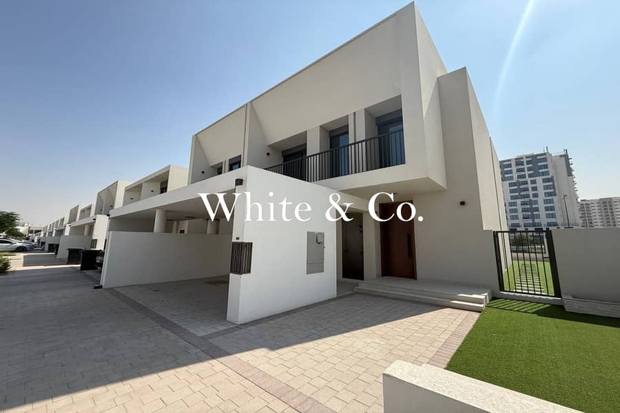 Fully Upgraded | Landscaped | 4 Bed Unit