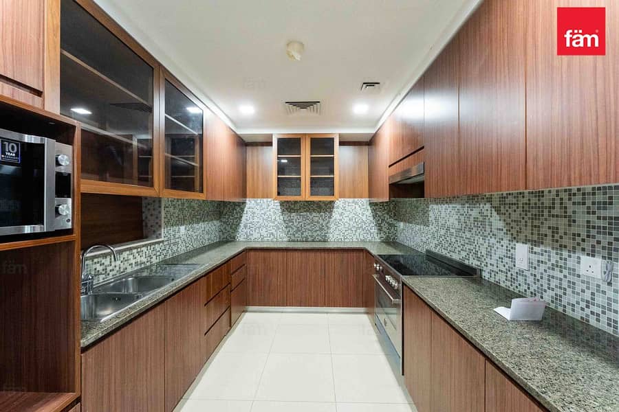 Huge Plot | Prime Location L 6 Bed+ Driver + Maid - Image 19