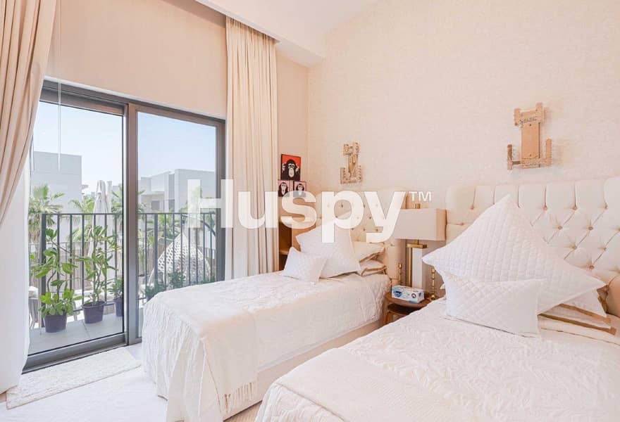 Single Row | Furnished | Upgraded - Image 8