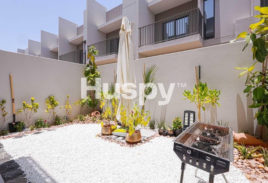 Single Row | Furnished | Upgraded - Image 13