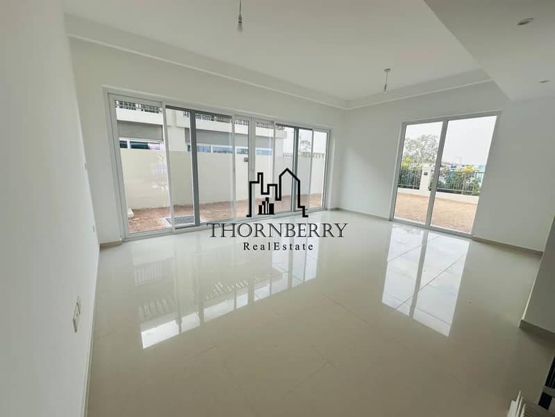 Brand New | Large Plot | End Unit | Roof Access