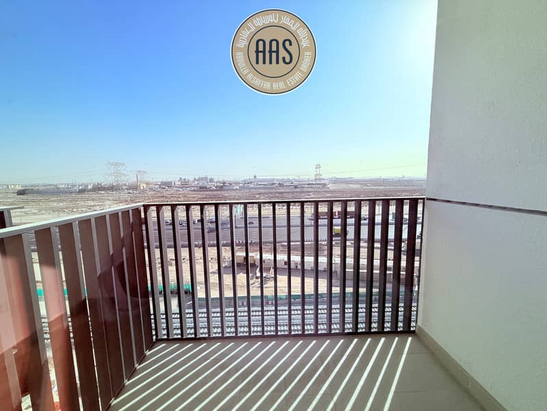 Chiller free building studios Apartments available for rent