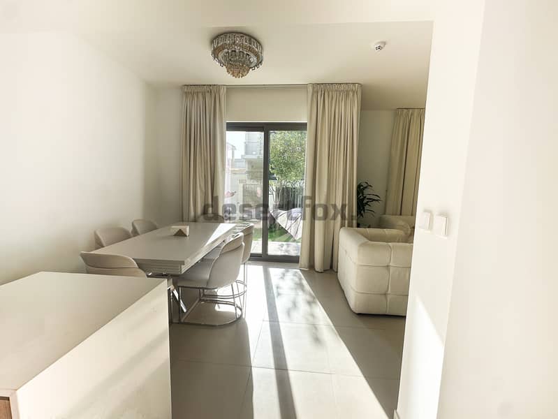 Park Facing | Central kitchen | Large layout