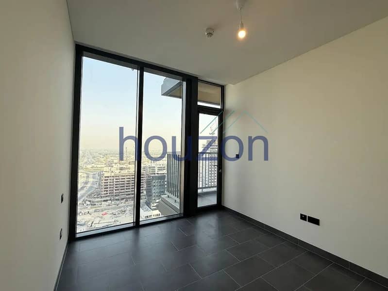 Bright 1BR + Study/R | Waterfront View | Vacant