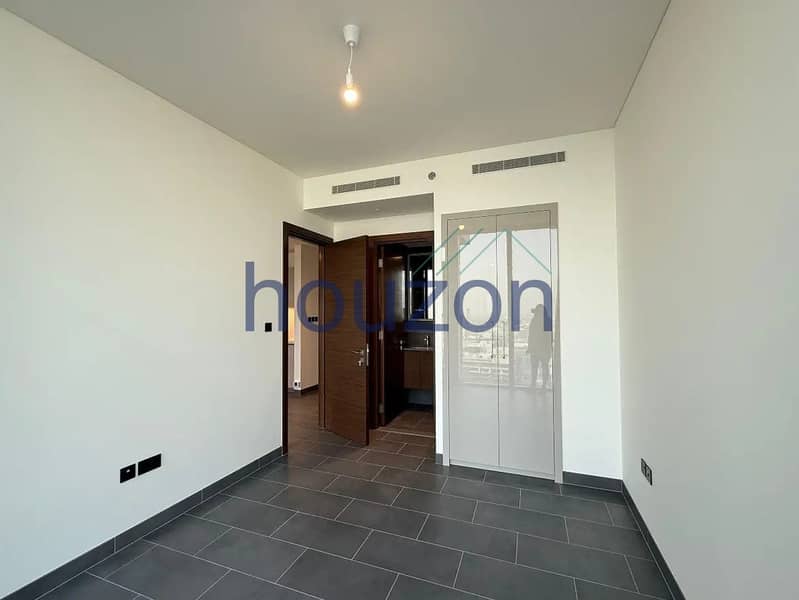 Bright 1BR + Study/R | Waterfront View | Vacant