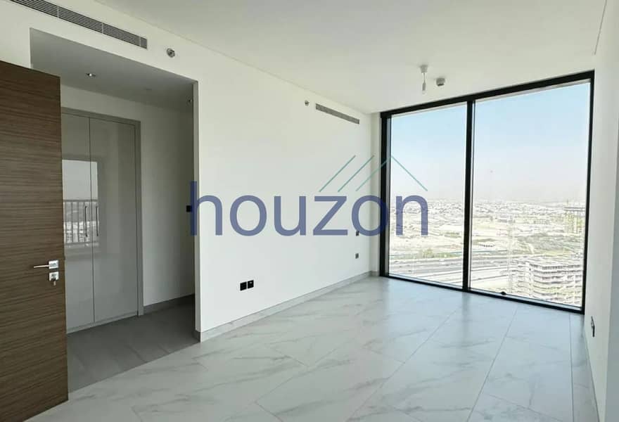 High Floor 3BR + M/R | Vacant | Waterfront View - Image 13