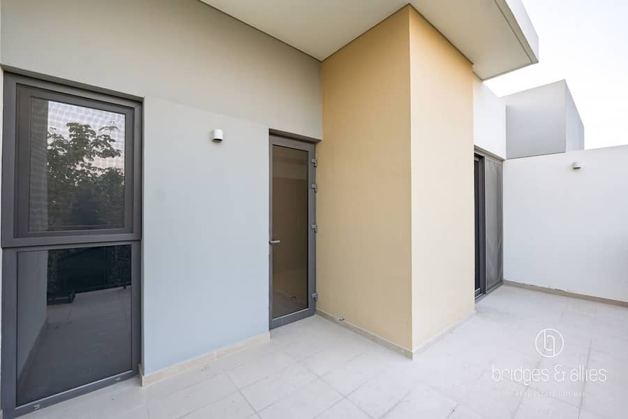 SINGLE ROW | BACKING POOL | END CORNER UNIT | 4BR - Image 13