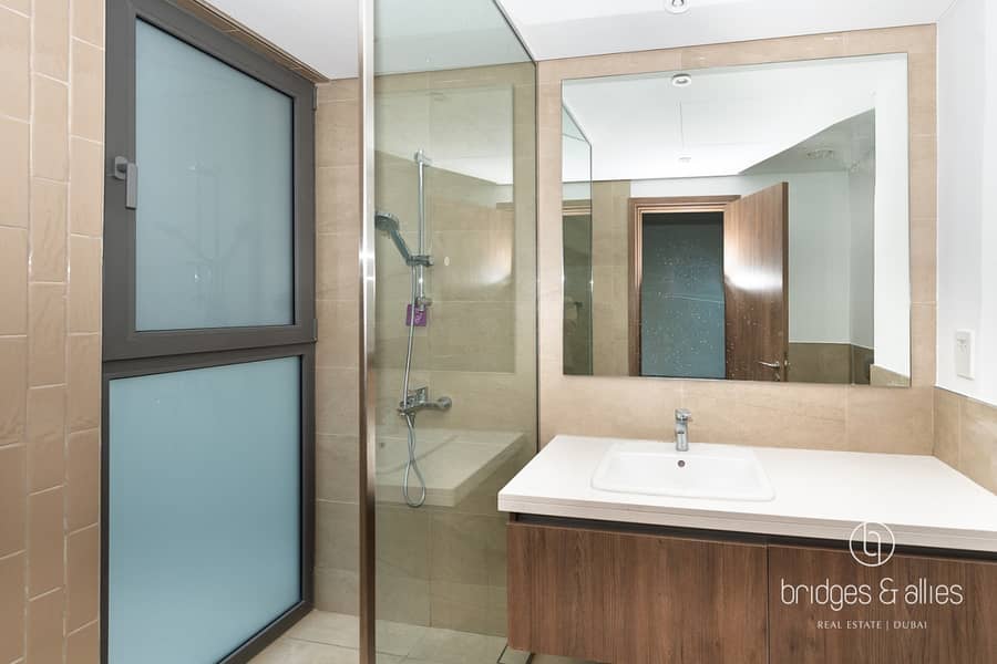 SINGLE ROW | BACKING POOL | END CORNER UNIT | 4BR - Image 16