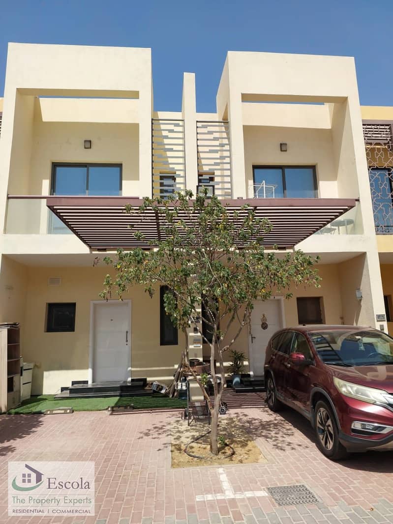 Bright 1BR Duplex Townhouse - Excellent Value Investment