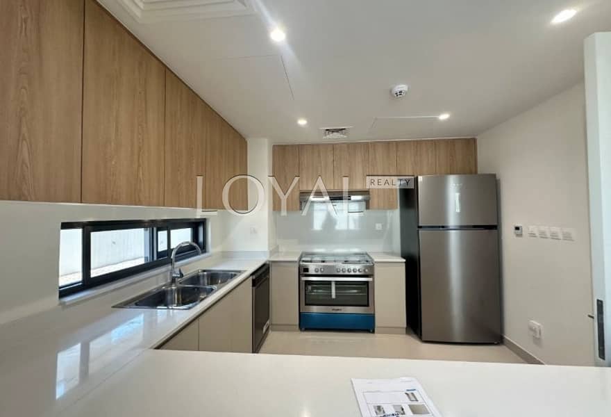 Brand New 4BR+guest | Semi-detached | Vacant