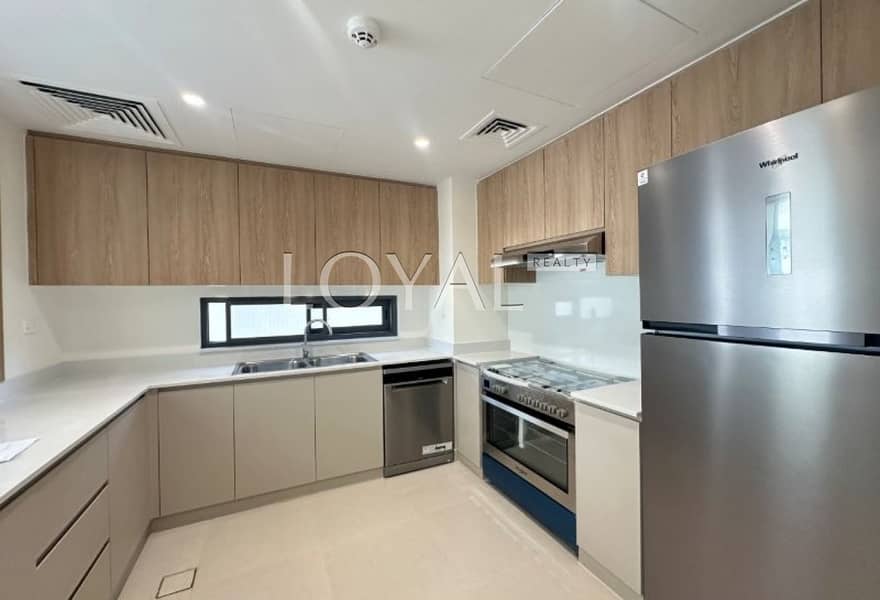 Brand New 4BR+guest | Semi-detached | Vacant