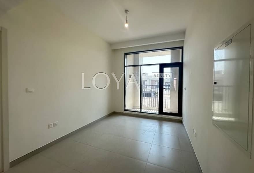 Brand New 4BR+guest | Semi-detached | Vacant