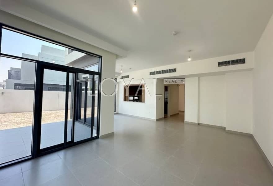 Brand New 4BR+guest | Semi-detached | Vacant - Image 7