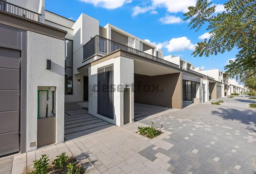 Single Row | Near Amenities | Private Garden