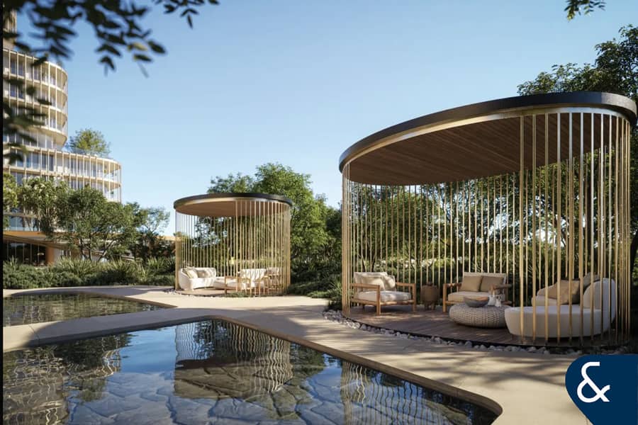 Ultra Luxury Living I Waterfront I Sea View - Image 11