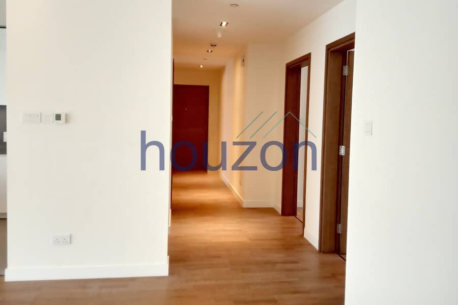 Modern + Renovated 3BR+M | Near Mall | Best Price - Image 9