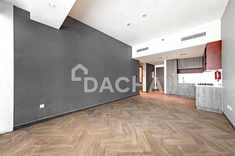 ALL BILLS INCLUDED | Sea View | Modern