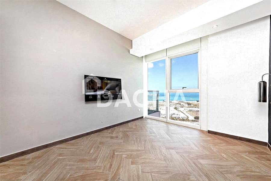 ALL BILLS INCLUDED | Sea View | Modern - Image 7