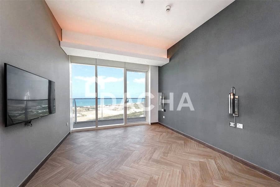 ALL BILLS INCLUDED | Sea View | Modern - Image 10