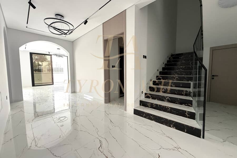 BRAND NEW - LUXURY LIVING - PRIVATE POOL - Image 14