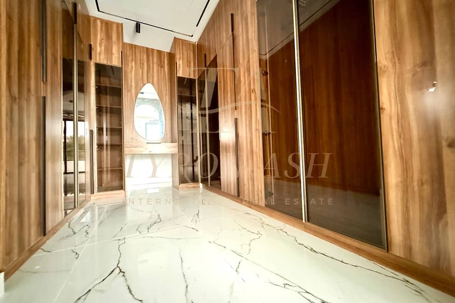 BRAND NEW - LUXURY LIVING - PRIVATE POOL - Image 17