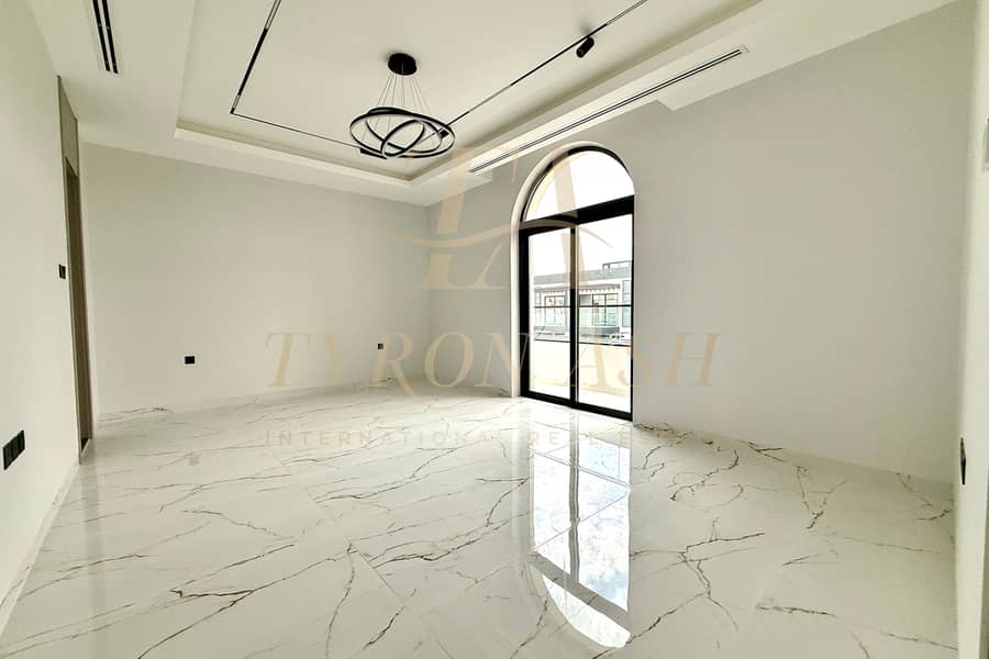 BRAND NEW - LUXURY LIVING - PRIVATE POOL - Image 26