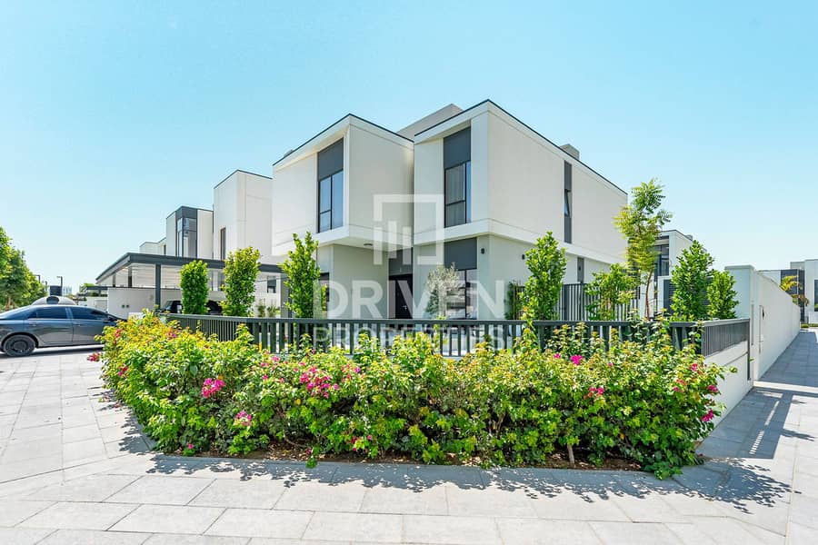 Corner Villa | Fully Upgraded | Large Type | Vastu