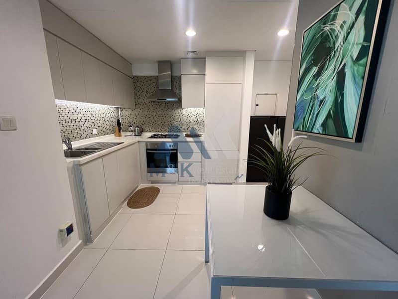 Near Dubai Mall / Canal View / Spacious Apartment