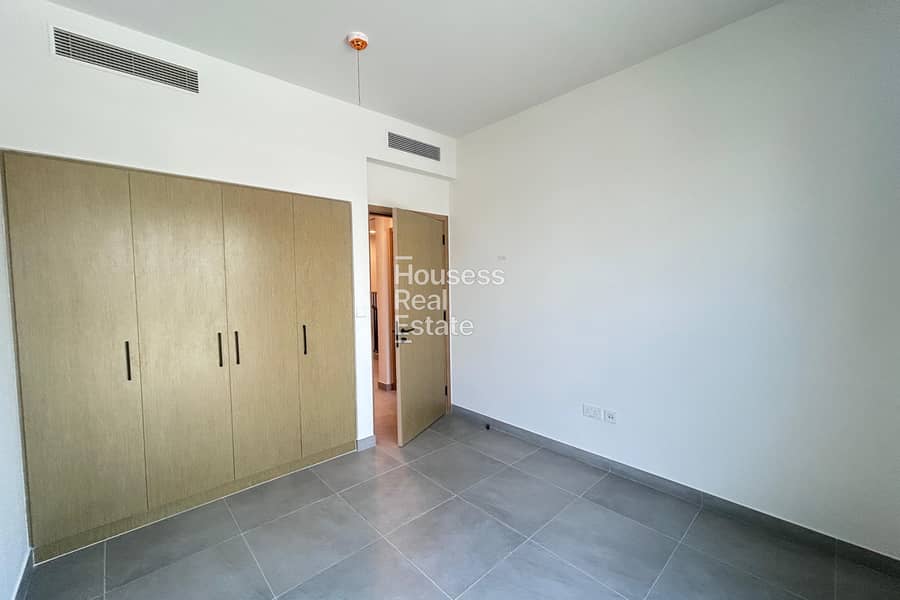 CORNER | SINGLE ROW | CLOSE TO POOL | END UNIT - Image 16