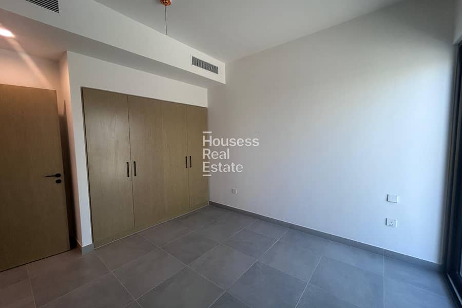 CORNER | SINGLE ROW | CLOSE TO POOL | END UNIT - Image 17