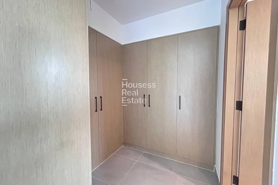 CORNER | SINGLE ROW | CLOSE TO POOL | END UNIT - Image 22