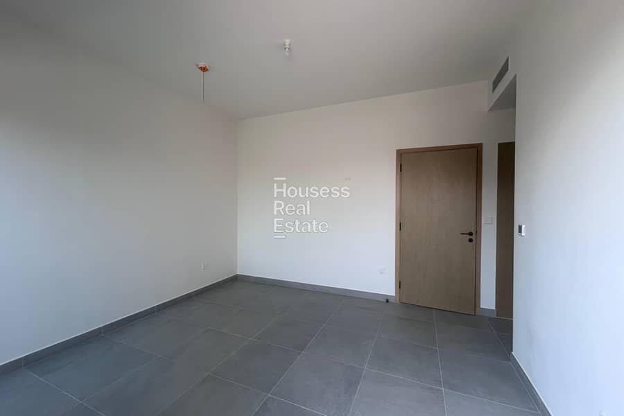 CORNER | SINGLE ROW | CLOSE TO POOL | END UNIT - Image 23