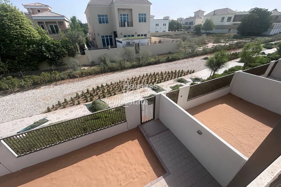 CORNER | SINGLE ROW | CLOSE TO POOL | END UNIT - Image 24