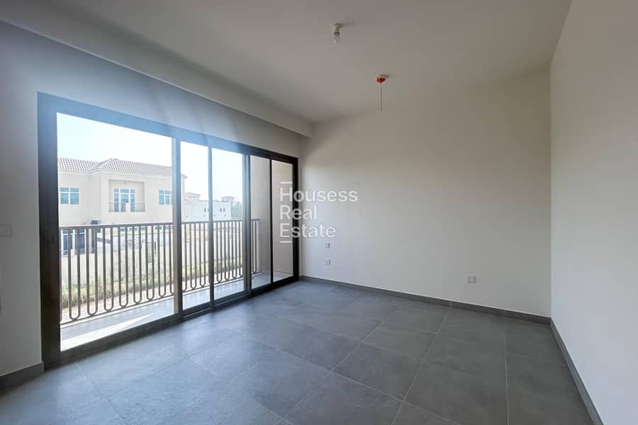 CORNER | SINGLE ROW | CLOSE TO POOL | END UNIT - Image 27