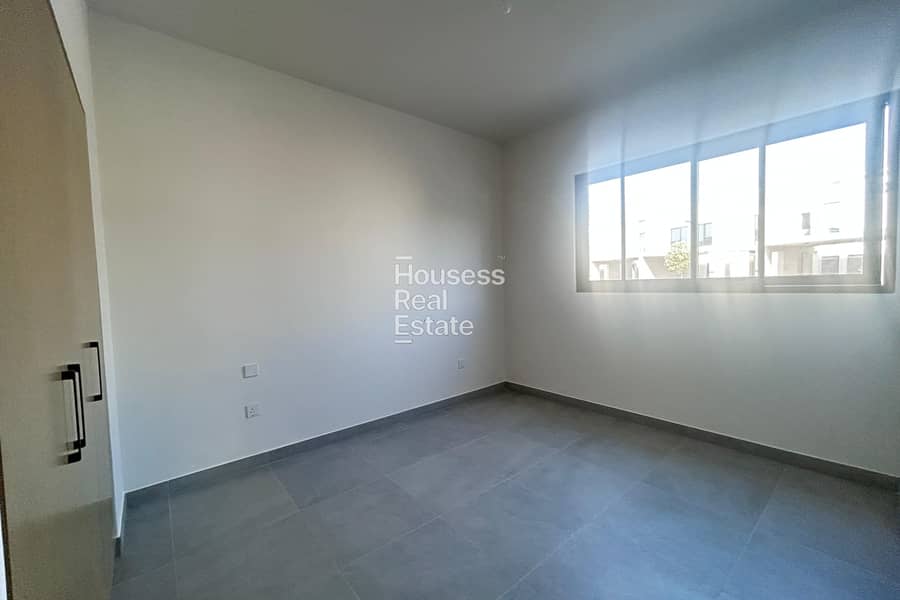 CORNER | SINGLE ROW | CLOSE TO POOL | END UNIT - Image 29