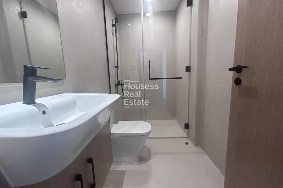 CORNER | SINGLE ROW | CLOSE TO POOL | END UNIT - Image 30