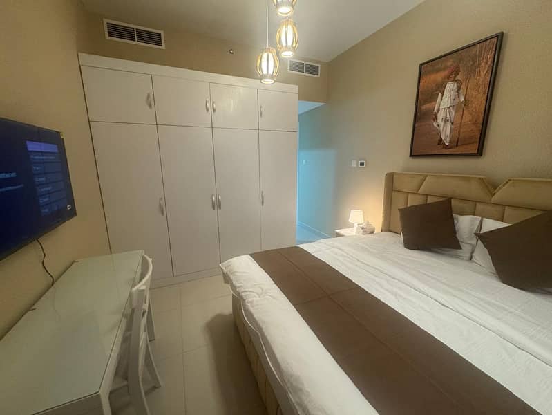 Dubai marina Free housekeeping provided every day ,Monthly 3 bedroom apartment , near JBR beach and metro station - Image 20