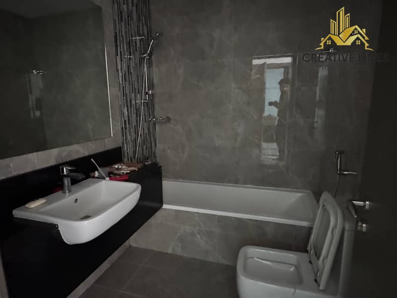 LUXURY SPACIOUS MODERN 1 BEDROOM APPARTMENT/ SAMI CLOSE KITCHEN // POOL VIEW// READY TO MOVE - Image 7